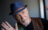 Portrait of Israeli composer, singer, songwriter, arranger, and choir conductor Shlomo Gronich. October 14, 2016. (Moshe Shai/FLASH90)