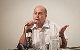 Former defense minister Moshe Ya'alon speaks at a cultural event in Ra'anana on July 15, 2017. (Flash90)