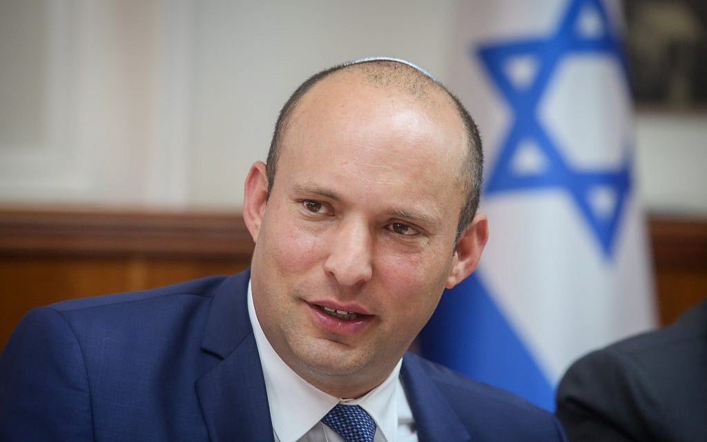 Diaspora Minister Nafatli Bennett attends the weekly cabinet meeting at the Prime Minister's Office in Jerusalem on September 3, 2017. (Marc Israel Sellem/Pool/Flash90)