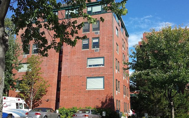 Hebrew Home for the Aged Apartment Building in the Riverdale neighborhood of the Bronx. (CC BY-SA 4.0 PointsofNoReturn/Wikipedia)