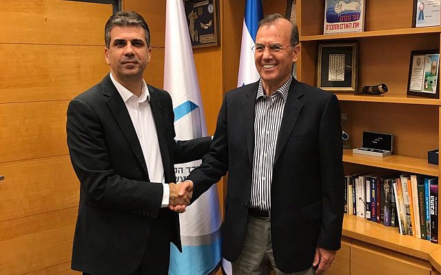 Israel's Minister of Economy and Industry, Eli Cohen, left, and Ami Appelbaum, chairman of the Israel Innovation Authority and Chief Scientist of the ministry (Courtesy: Ministry of Economy Spokesperson Office) Israel's Minister of Economy and Industry, Eli Cohen, left, and Ami Appelbaum, chairman of the Israel Innovation Authority and Chief Scientist of the ministry (Courtesy: Ministry of Economy Spokesperson Office)