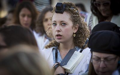 A woman praying during a Women of the Wall service at the Western Wall in Jerusalem, Oct. 24, 2014. (Miriam Alster/Flash90)