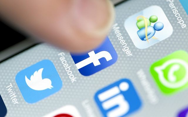 Social media applications of WhatsApp, Facebook, Twitter, Linkedin and Periscope, September 18, 2015. (HStocks/Istock by Getty Images) Social media applications of WhatsApp, Facebook, Twitter, Linkedin and Periscope, September 18, 2015. (HStocks/Istock by Getty Images)