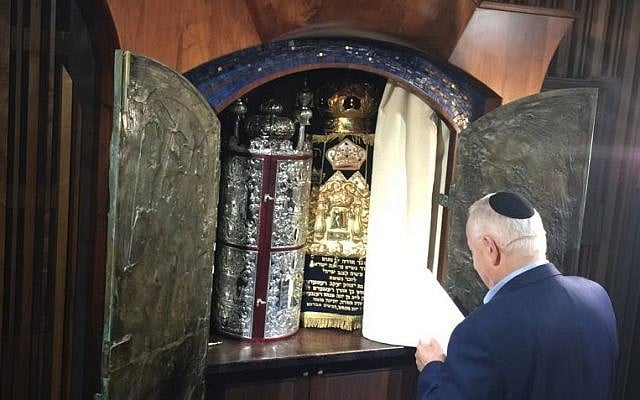 President Reuven Rivlin leading a community prayer at the President's Residence synagogue in Jerusalem on September 27, 2017. (Mark Neyman/GPO) President Reuven Rivlin leading a community prayer at the President's Residence synagogue in Jerusalem on September 27, 2017. (Mark Neyman/GPO)