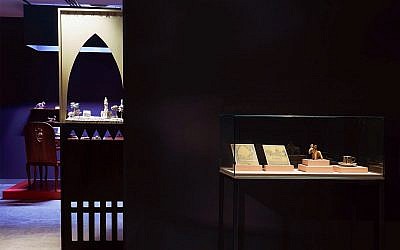 The display case holding four objects taken from an Egyptian home in 1973 by an Israeli soldier, who later became an artist, and unintentionally inspired one of his students to create an exhibit based on her works and that of the anonymous artist (Courtesy Noam Preisman)