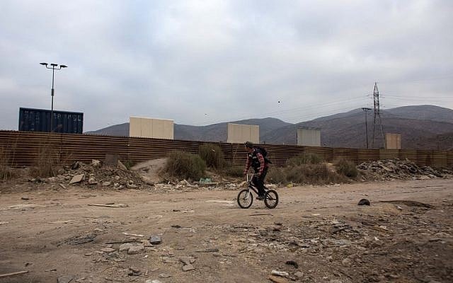 View from the Tijuana side, Mexico, on October 12, 2017 of prototypes of US President Donald Trump's US-Mexico border wall being built near San Diego, in the US.
(AFP/GUILLERMO ARIAS) View from the Tijuana side, Mexico, on October 12, 2017 of prototypes of US President Donald Trump's US-Mexico border wall being built near San Diego, in the US.
(AFP/GUILLERMO ARIAS)