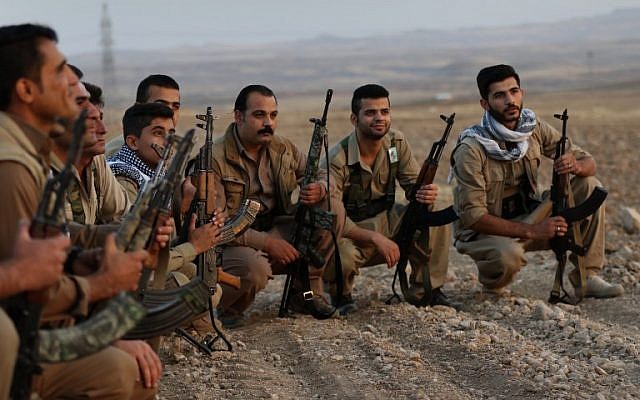 Iranian Kurdish Peshmerga, members of the Iranian Kurdistan Democratic Party (KDP-Iran), take part in routine military exercise in Koya, 100 kms east of Erbil, the capital of the autonomous Kurdish region of northern Iraq, on October 22, 2017. (AFP PHOTO / SAFIN HAMED) Iranian Kurdish Peshmerga, members of the Iranian Kurdistan Democratic Party (KDP-Iran), take part in routine military exercise in Koya, 100 kms east of Erbil, the capital of the autonomous Kurdish region of northern Iraq, on October 22, 2017. (AFP PHOTO / SAFIN HAMED)