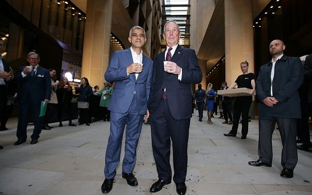 Michael Bloomberg (R) and London Mayor Sadiq Khan (L) pose together in the Bloomberg Arcade at the launch of Bloomberg's new European Headquarters in the City of London on October 24, 2017. (AFP PHOTO / Daniel LEAL-OLIVAS) Michael Bloomberg (R) and London Mayor Sadiq Khan (L) pose together in the Bloomberg Arcade at the launch of Bloomberg's new European Headquarters in the City of London on October 24, 2017. (AFP PHOTO / Daniel LEAL-OLIVAS)