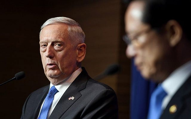 US Secretary of Defense Jim Mattis (L) and South Korea's Defense Minister Song Young-Moo hold a joint press conference after the Security Consultative Meeting (SCM) at the Defense Ministry in Seoul on October 28, 2017. (AFP PHOTO / pool / JUNG Yeon-Je) US Secretary of Defense Jim Mattis (L) and South Korea's Defense Minister Song Young-Moo hold a joint press conference after the Security Consultative Meeting (SCM) at the Defense Ministry in Seoul on October 28, 2017. (AFP PHOTO / pool / JUNG Yeon-Je)
