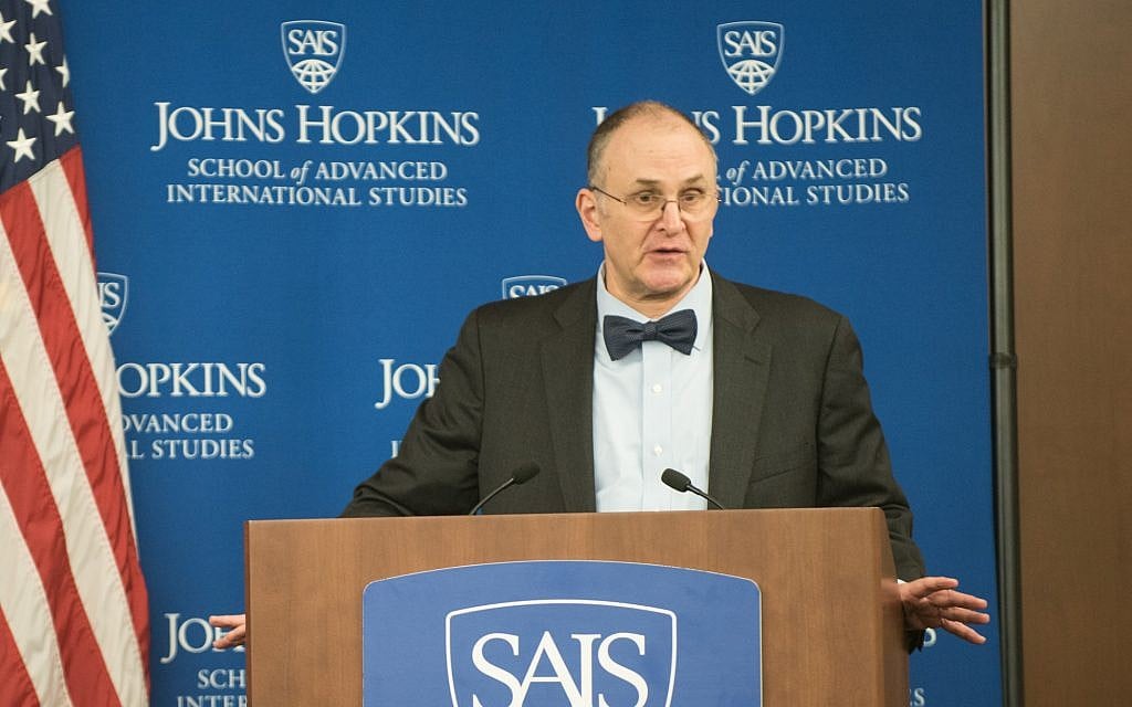 Eliot Cohen, director of the Strategic Studies program, introduces US Marine Corps Gen. Joseph F. Dunford, Jr., chairman of the Joint Chiefs of Staff, before remarks at the Johns Hopkins University School of Advanced International Studies, Washington, D.C., Oct. 27, 2016. (DoD Photo by US Army Sgt. James K. McCann) Eliot Cohen, director of the Strategic Studies program, introduces US Marine Corps Gen. Joseph F. Dunford, Jr., chairman of the Joint Chiefs of Staff, before remarks at the Johns Hopkins University School of Advanced International Studies, Washington, D.C., Oct. 27, 2016. (DoD Photo by US Army Sgt. James K. McCann)