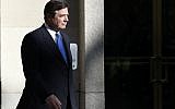 Paul Manafort walks from Federal District Court in Washington, Monday, Oct. 30, 2017. (AP Photo/Alex Brandon)