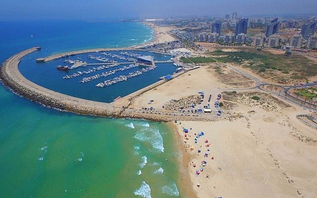 The port city of Ashdod (Adi Israel) The port city of Ashdod (Adi Israel)