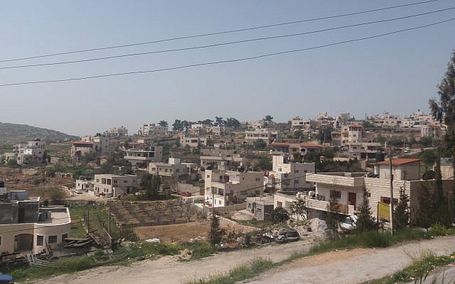 Beit Ummar (Public Domain, Palobserver, Wikimedia Commons)