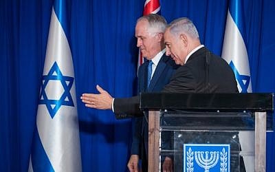 Israeli Prime Minister Benjamin Netanyahu (R) and Australian Prime Minister Malcolm Turnbull during a joint press conference at the Prime Minister Office in Jerusalem, on October 30, 2017. (Yonatan Sindel/Flash90)