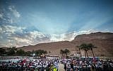 Thousands of Christian pilgrims attend the Feast of Tabernacles celebration in Ein Gedi, near the Dead Sea, October 6, 2017. (International Christian Embassy Jerusalem)