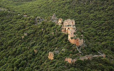 An aerial view of Montfort castle, a Crusader site in the western Galilee in northern Israel. (CC BY-SA, Wikimedia)