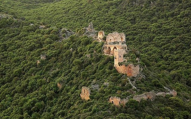 An aerial view of Montfort castle, a Crusader site in the western Galilee in northern Israel. (CC BY-SA, Wikimedia) An aerial view of Montfort castle, a Crusader site in the western Galilee in northern Israel. (CC BY-SA, Wikimedia)