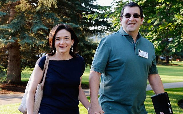 Dave Goldberg, right, with wife Sheryl Sandberg in Sun Valley, Idaho, July 10, 2013. (Kevork Djansezian/Getty Images via JTA) Dave Goldberg, right, with wife Sheryl Sandberg in Sun Valley, Idaho, July 10, 2013. (Kevork Djansezian/Getty Images via JTA)