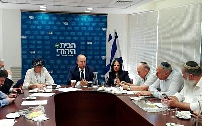 Jewish Home leader Naftali Bennett runs a weekly faction meeting in the Knesset on October 23, 2017 (courtesy)