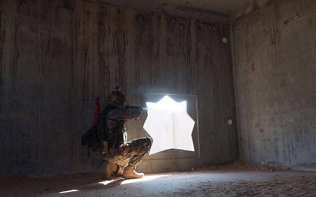 IDF and Cypriot National Guard soldiers take part in a joint exercise at the Israeli army's Tzeelim training base in southern Israel on October 25, 2017. (Israel Defense Forces) IDF and Cypriot National Guard soldiers take part in a joint exercise at the Israeli army's Tzeelim training base in southern Israel on October 25, 2017. (Israel Defense Forces)
