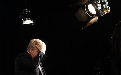 British Foreign Secretary Boris Johnson visits the London College of Communication in London to mark 'International Day to End Impunity for Crimes against Journalists' on November 2, 2017. (AFP PHOTO / POOL / Stefan Rousseau)