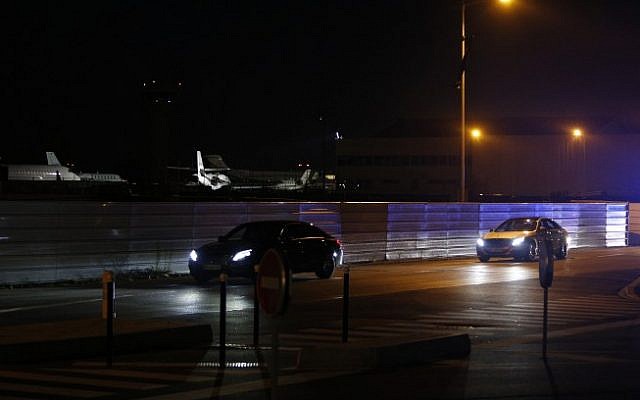 The convoy of Lebanese Prime Minister Saad Hariri departs Le Bourget airport following Hariri's arrival early November 18, 2017 near Paris. (AFP PHOTO / GEOFFROY VAN DER HASSELT) The convoy of Lebanese Prime Minister Saad Hariri departs Le Bourget airport following Hariri's arrival early November 18, 2017 near Paris. (AFP PHOTO / GEOFFROY VAN DER HASSELT)