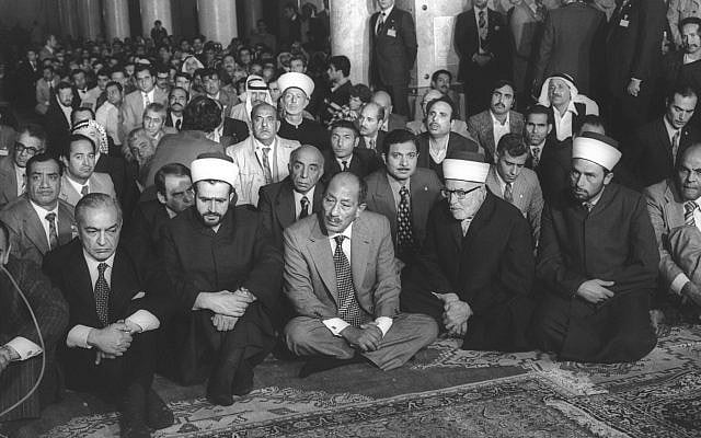 Egyptian president Anwar Sadat prays at the al-Aqsa mosque in Jerusalem on November 20, 1977 (Miki Tzarfati/GPO archive) Egyptian president Anwar Sadat prays at the al-Aqsa mosque in Jerusalem on November 20, 1977 (Miki Tzarfati/GPO archive)