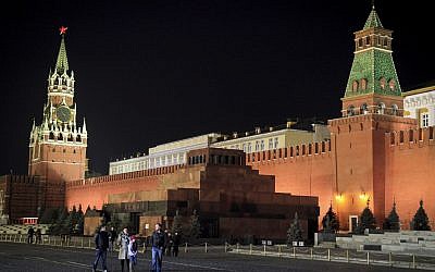 The Lenin Mausoleum and the Kremlin walls in  Red Square, Moscow, Russia, October 08, 2014. (Isaac Harari/FLASH90)
