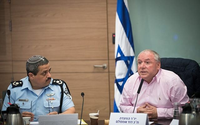 Likud MK David Amsalem and Police Commissioner Roni Alsheich attend a committee meeting in the Knesset on October 31, 2017.(Yonatan Sindel/Flash90) Likud MK David Amsalem and Police Commissioner Roni Alsheich attend a committee meeting in the Knesset on October 31, 2017.(Yonatan Sindel/Flash90)