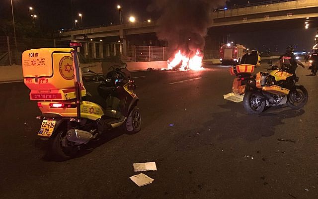 A car in flames after a loud blast in Tel Aviv on November 16, 2017. (MDA) A car in flames after a loud blast in Tel Aviv on November 16, 2017. (MDA)