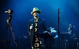 Culture Club lead singer Boy George performs on stage at a November 7, 2017 concert in Tel Aviv. (Courtesy)