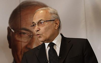 Former Egyptian prime minister Ahmed Shafiq addressing a press conference in Cairo,  June 3, 2012. (MOHAMMED ABED/AFP)