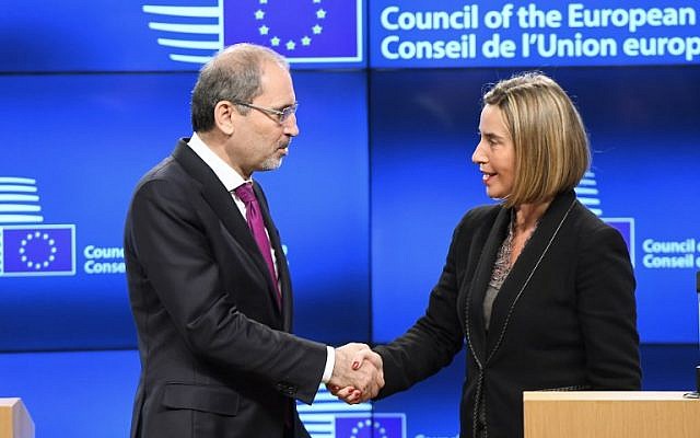 EU foreign policy chief Federica Mogherini (R) and Jordan's Foreign Minister Ayman Safadi shake hands during a joint press conference on the US recognition of Jerusalem as the capital of Israel, at the European Council in Brussels, on December 8, 2017. (AFP Photo/Emmanuel Dunand) EU foreign policy chief Federica Mogherini (R) and Jordan's Foreign Minister Ayman Safadi shake hands during a joint press conference on the US recognition of Jerusalem as the capital of Israel, at the European Council in Brussels, on December 8, 2017. (AFP Photo/Emmanuel Dunand)