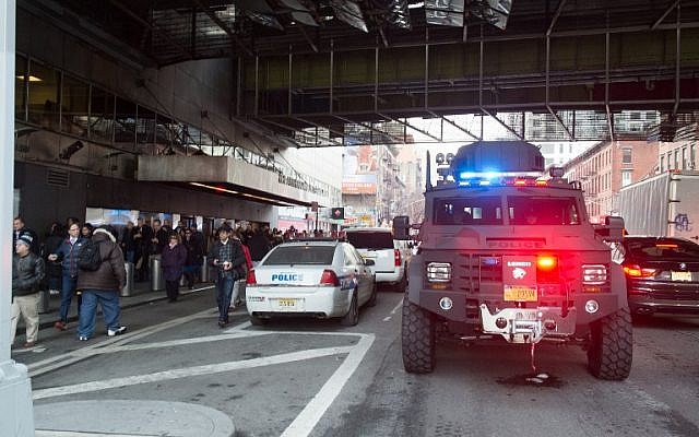 Police and other emergency services respond to a reported explosion at the Port Authority Bus Terminal in New York, December 11, 2017.(Bryan R. Smith/AFP) Police and other emergency services respond to a reported explosion at the Port Authority Bus Terminal in New York, December 11, 2017.(Bryan R. Smith/AFP)