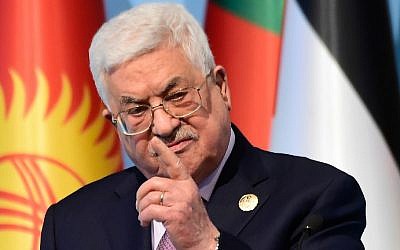 Palestinian Authority President Mahmoud Abbas speaks at a press conference in Istanbul, December 13, 2017. (AFP/Yasin Akgul)