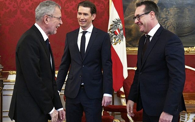 (L-R) Austria's President Alexander Van der Bellen, Leader of Austria's conservative People's Party (OeVP), Sebastian Kurz and the Chairman of the Freedom Party (FPOe), Heinz-Christian Strache are seen prior talks at the Hofburg in Vienna, Austria, on December 16, 2017. (AFP PHOTO / APA / HANS PUNZ ) (L-R) Austria's President Alexander Van der Bellen, Leader of Austria's conservative People's Party (OeVP), Sebastian Kurz and the Chairman of the Freedom Party (FPOe), Heinz-Christian Strache are seen prior talks at the Hofburg in Vienna, Austria, on December 16, 2017. (AFP PHOTO / APA / HANS PUNZ )
