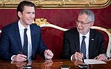 Austrian President Alexander Van der Bellen (R) and Austrian Chancellor Sebastian Kurz sign the letter of appointment during the inauguration ceremony of the new Austrian government at the Hofburg in Vienna on December 18, 2017. (AFP Photo/Vladimir Simicek)
