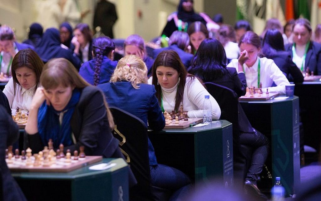 Participants attend the King Salman World Rapid and Blitz Championships, the first international chess competition held in Saudi Arabia, in the capital Riyadh on December 26, 2017. (AFP PHOTO / STRINGER) Participants attend the King Salman World Rapid and Blitz Championships, the first international chess competition held in Saudi Arabia, in the capital Riyadh on December 26, 2017. (AFP PHOTO / STRINGER)