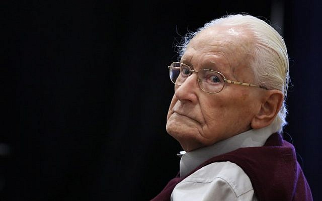 This photo taken on July 1, 2015 shows defendant and German former SS officer Oskar Groening, dubbed the "bookkeeper of Auschwitz", at court in Lueneburg, northern Germany, ahead of his trial. (2017. / AFP PHOTO / RONNY HARTMANN) This photo taken on July 1, 2015 shows defendant and German former SS officer Oskar Groening, dubbed the "bookkeeper of Auschwitz", at court in Lueneburg, northern Germany, ahead of his trial. (2017. / AFP PHOTO / RONNY HARTMANN)