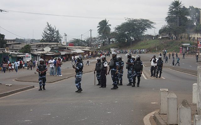 Police in Libreville, Gabon, in 2009. (illustrative photo: CC BY-SA, Bruno Ben MOUBAMBA, Flickr) Police in Libreville, Gabon, in 2009. (illustrative photo: CC BY-SA, Bruno Ben MOUBAMBA, Flickr)