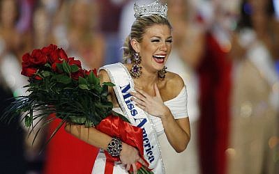 Miss New York Mallory Hytes Hagan reacts as she is crowned Miss America 2013 in Las Vegas, January 12, 2013 (AP Photo/Isaac Brekken, File)