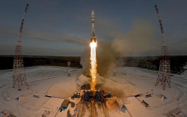 In this November 28, 2017 photo, a Russian Soyuz 2.1b rocket carrying the Meteor M satellite and additional 18 small satellites lifts off from the launch pad at the new Vostochny cosmodrome outside the city of Tsiolkovsky. (AP Photo/Dmitri Lovetsky) In this November 28, 2017 photo, a Russian Soyuz 2.1b rocket carrying the Meteor M satellite and additional 18 small satellites lifts off from the launch pad at the new Vostochny cosmodrome outside the city of Tsiolkovsky. (AP Photo/Dmitri Lovetsky)
