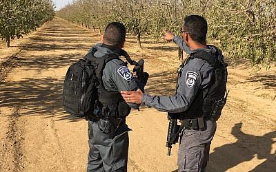 Illustrative: Police in southern Israel. December 1, 2017. (Israel Police)