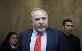 Defense Minister Avigdor Liberman arrives for the weekly cabinet meeting at the Prime Minister's Office in Jerusalem, on December 24, 2017. (Hadas Parush/Flash90)