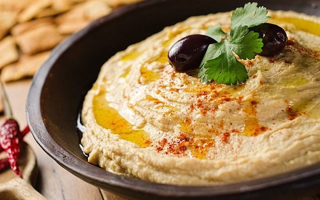 Hummus (Shutterstock)