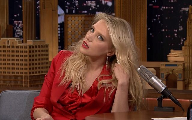 'Saturday Night Live' star Kate McKinnon doing an impersonation of Gal Gadot on 'The Tonight Show,' December 5, 2017. (Screen capture: YouTube) 'Saturday Night Live' star Kate McKinnon doing an impersonation of Gal Gadot on 'The Tonight Show,' December 5, 2017. (Screen capture: YouTube)