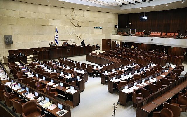 An MK speaking to almost nobody during a Knesset filibuster, on December 27, 2017. (Noam Rivkin Panton/Knesset spokesperson) An MK speaking to almost nobody during a Knesset filibuster, on December 27, 2017. (Noam Rivkin Panton/Knesset spokesperson)