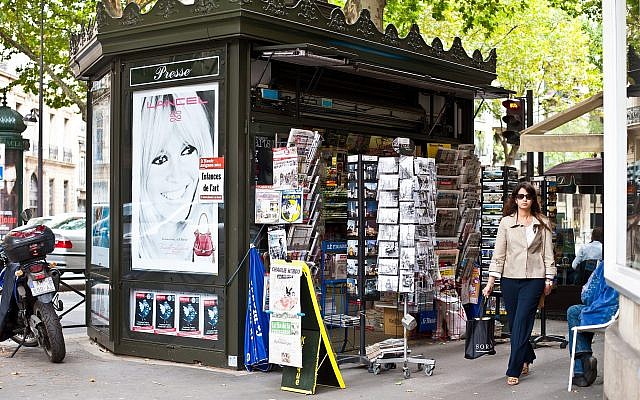 A newsstand in Paris. (CC BY-SA 2.0, Nicki Dugan, Wikimedia Commons)
