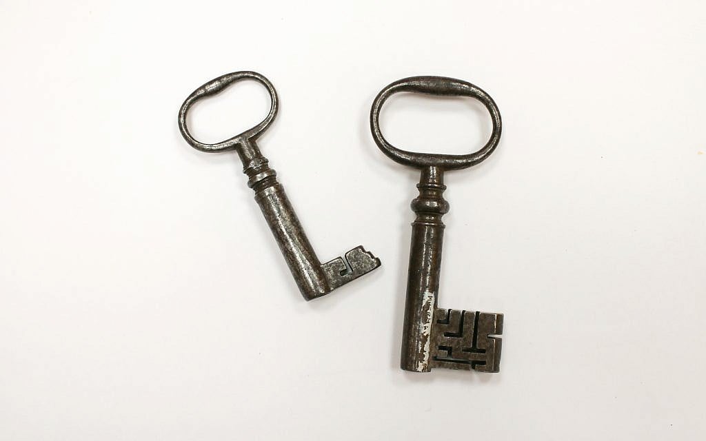 Symbolic keys to the city of Jerusalem (Courtesy of Maidstone Museum and Bentilff Art Gallery)