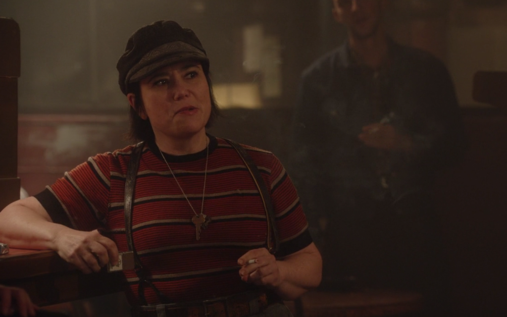 Alex Borstein in 'The Marvelous Mrs. Maisel.' (Screenshot)